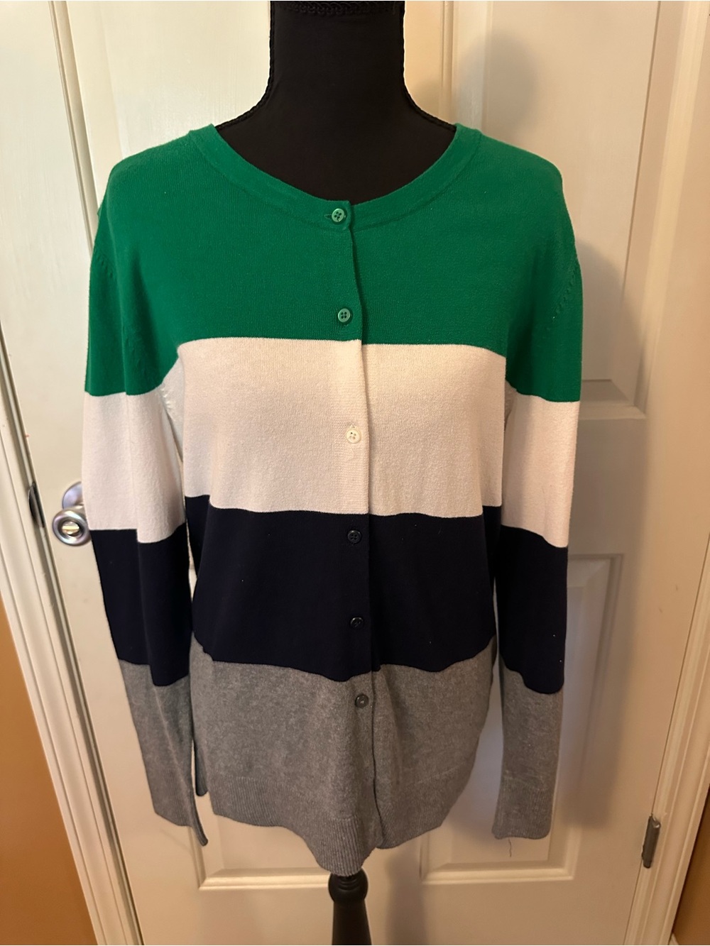 Color blocked Crewneck Button-Front Sweater Cardigan - Green/White/Navy/Gray